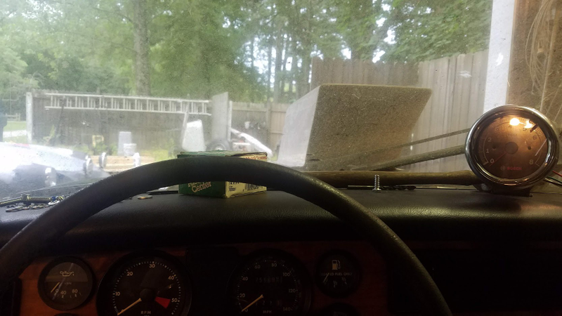 Illustration for article titled Hood scoop is somewhat mounted